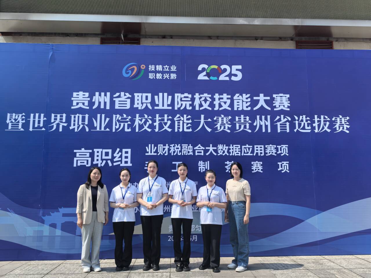 216FFAADEEC063F134C22E400AA3DFAB.jpg